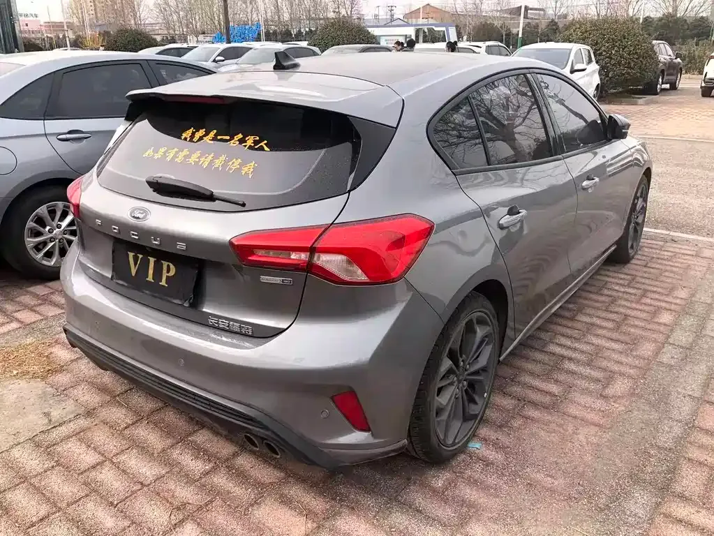 Ford Focus 2023 из CN, фото 9