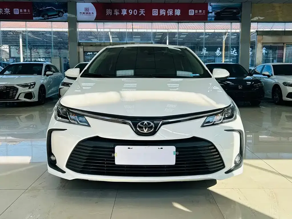 Toyota Corolla — фото 1
