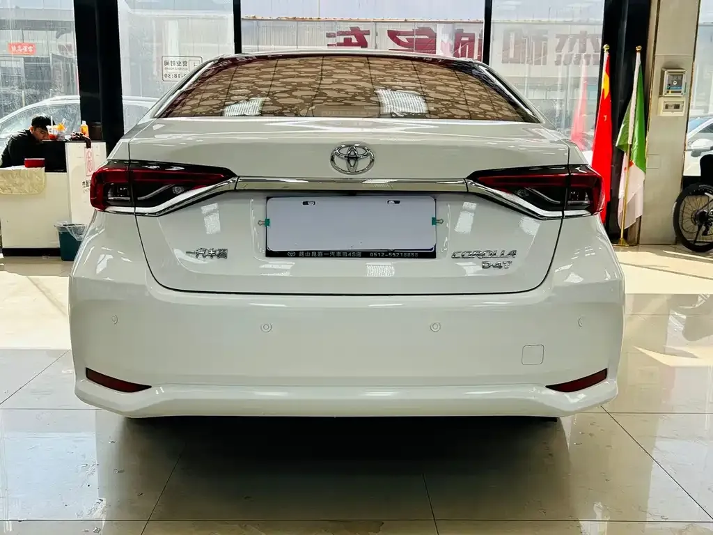 Toyota Corolla — фото 2