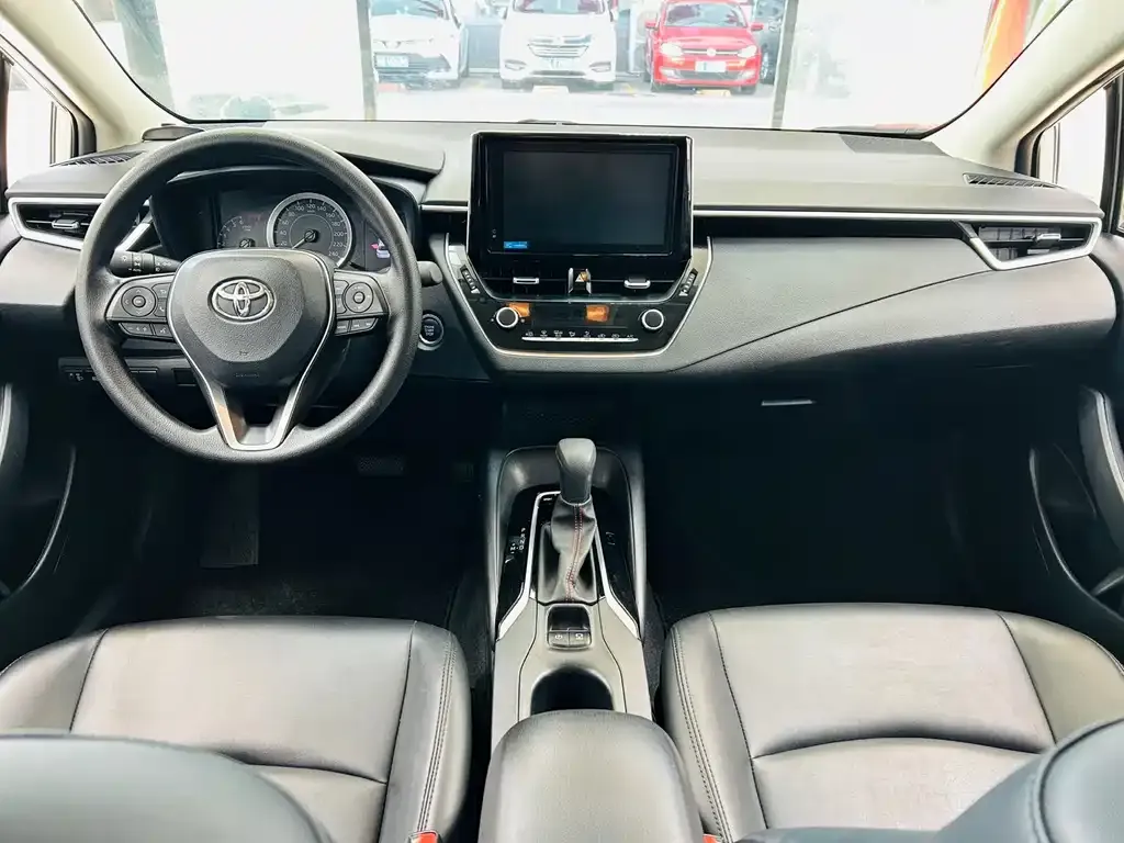 Toyota Corolla — фото 7