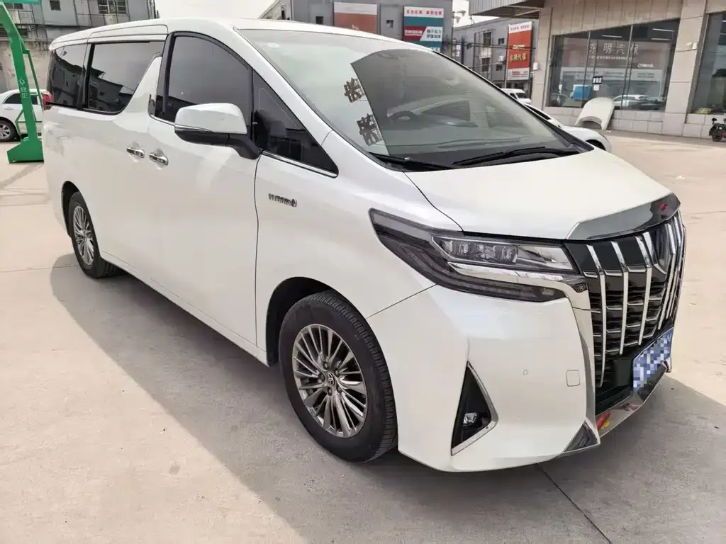 Toyota Alphard — фото 3