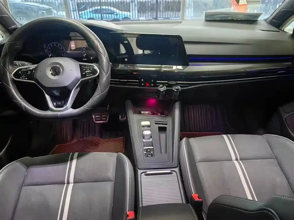 Volkswagen Golf 2023 из CN, фото 3