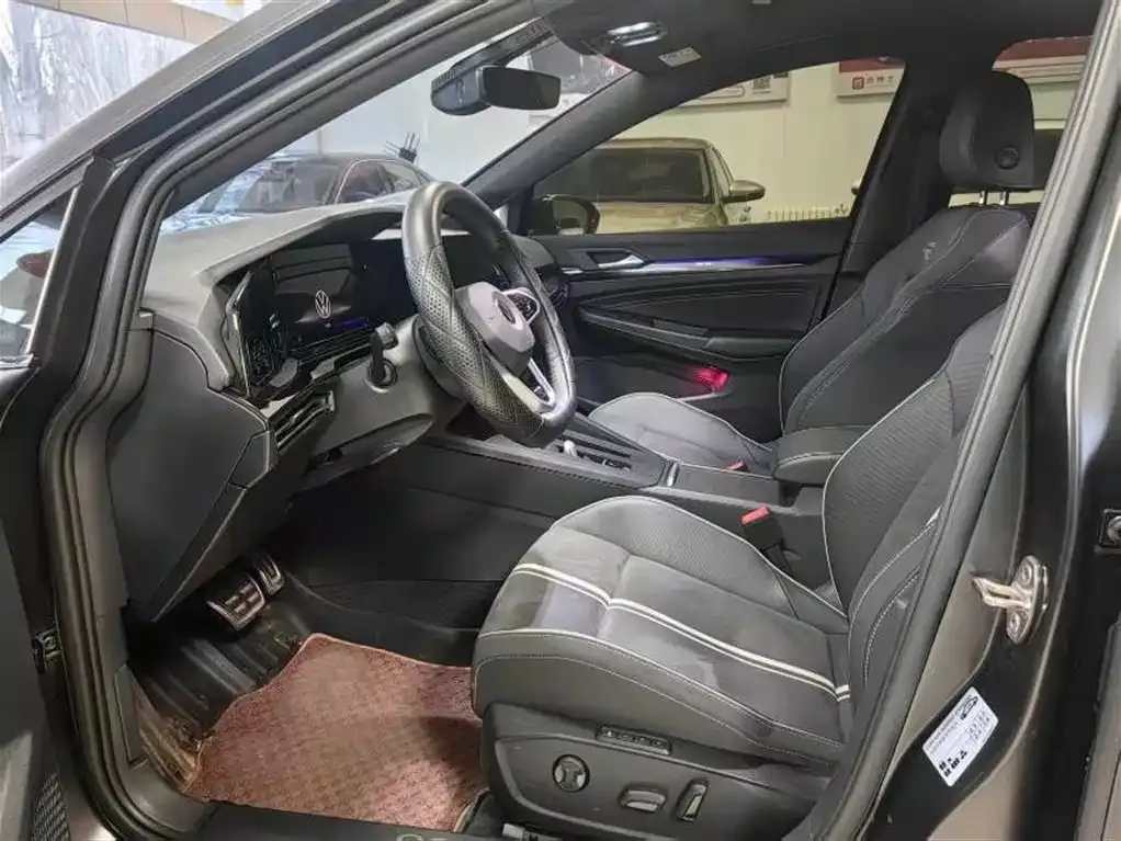 Volkswagen Golf 2023 из CN, фото 6