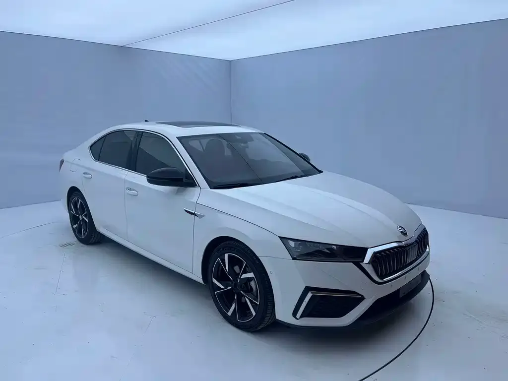 Skoda Octavia — фото 2