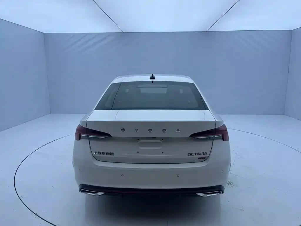 Skoda Octavia — фото 5