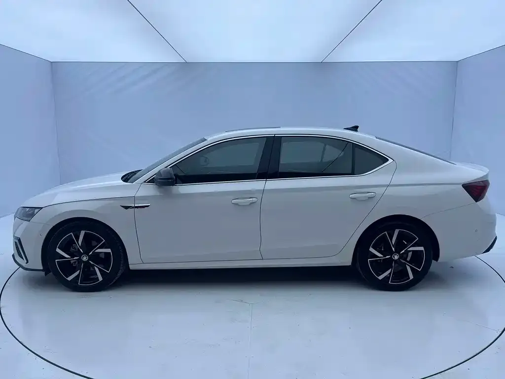 Skoda Octavia — фото 10