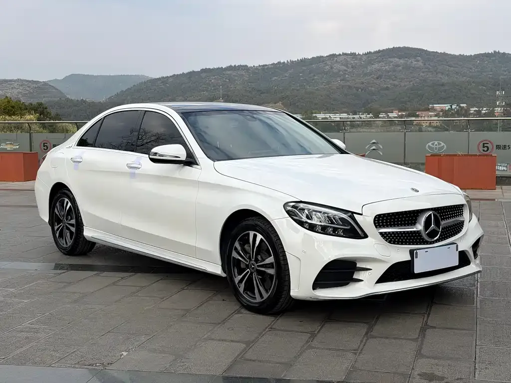 Mercedes-Benz C-Class — фото 1