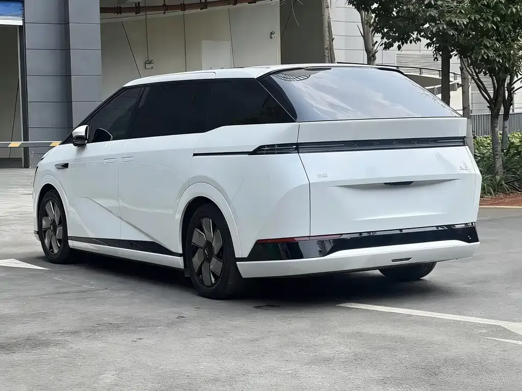 XPeng X9 2024 из CN, фото 9