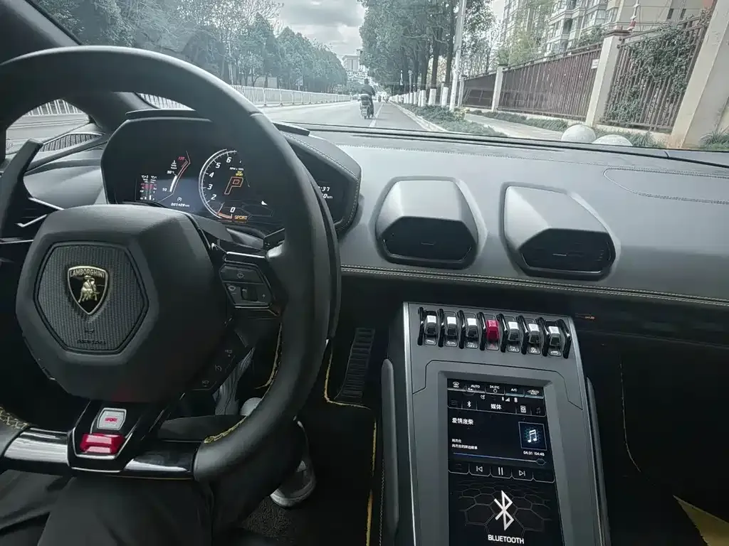 Lamborghini Huracan — фото 2