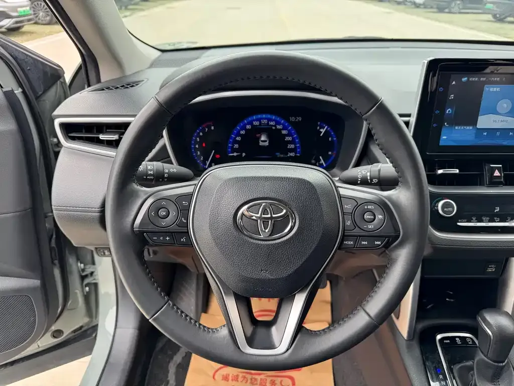 Toyota Corolla Cross — фото 4