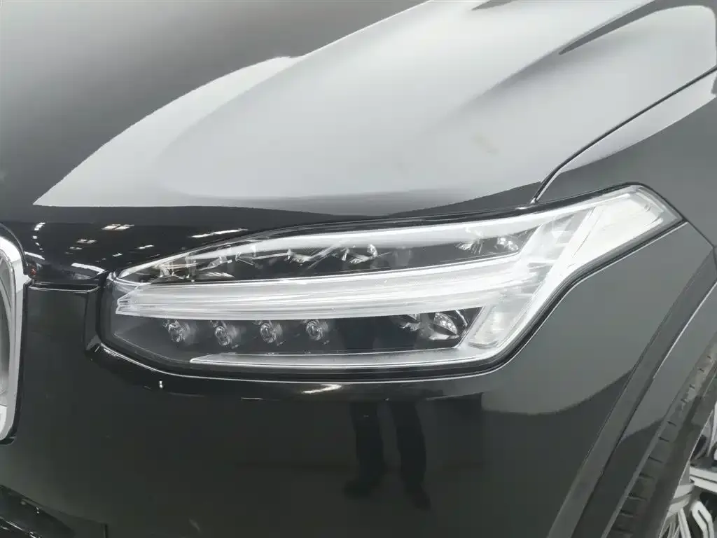 Volvo XC90 — фото 2