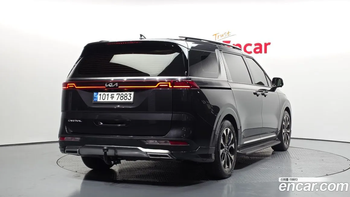 Kia Carnival — фото 10