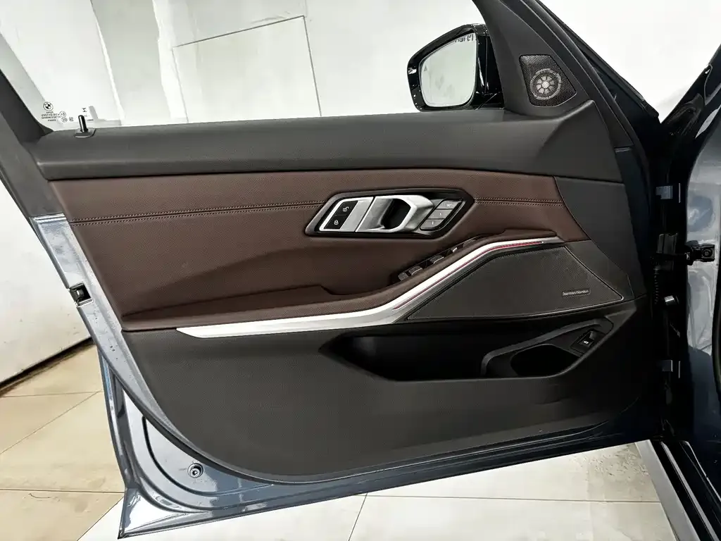 BMW 3 Series 2025 из CN, фото 3