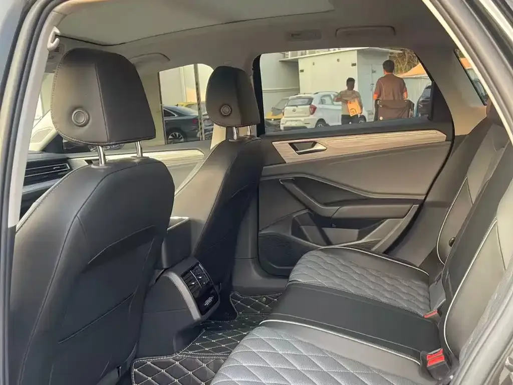 Volkswagen Sagitar 2023 из CN, фото 2