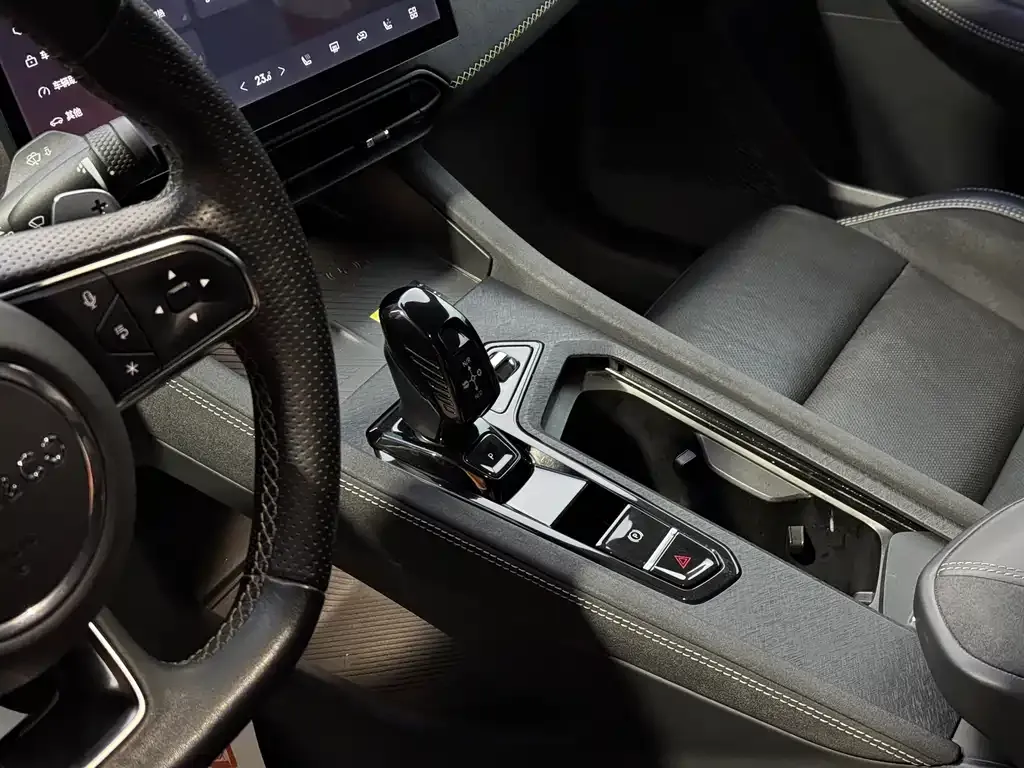 Lynk & Co 03 2023 из CN, фото 8