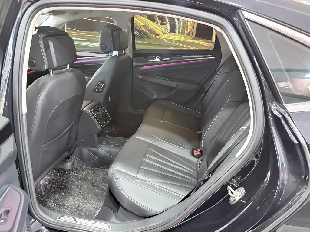 Volkswagen Passat — фото 8