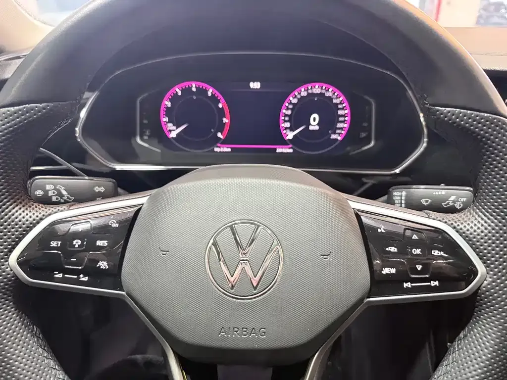 Volkswagen Passat — фото 10