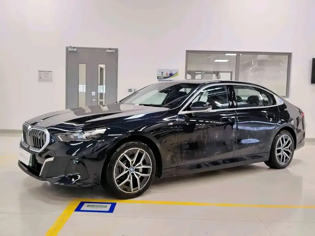 BMW i5 — фото 1