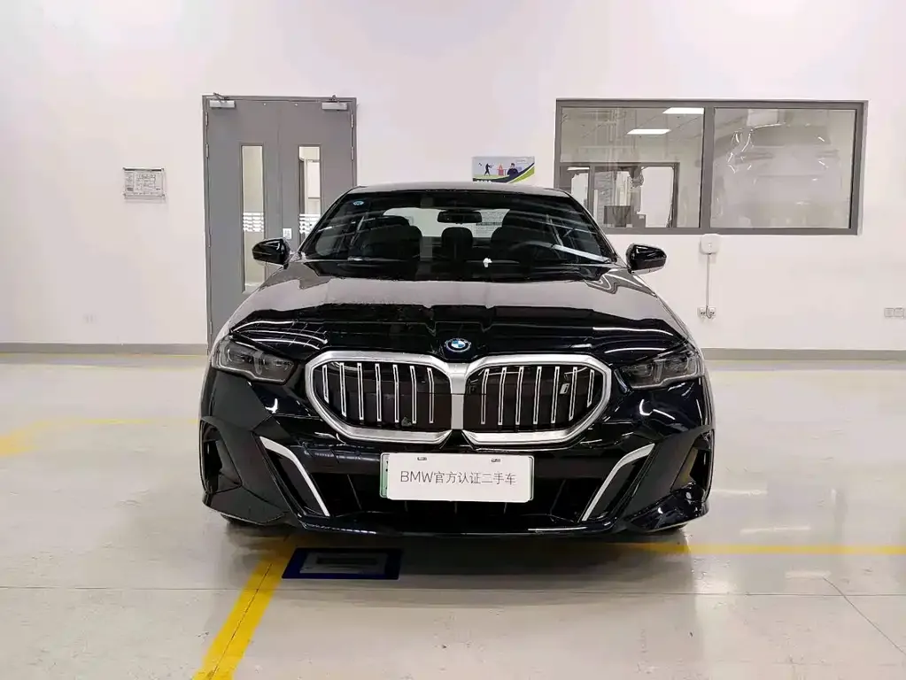 BMW i5 — фото 8