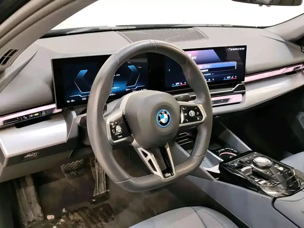 BMW i5 — фото 9
