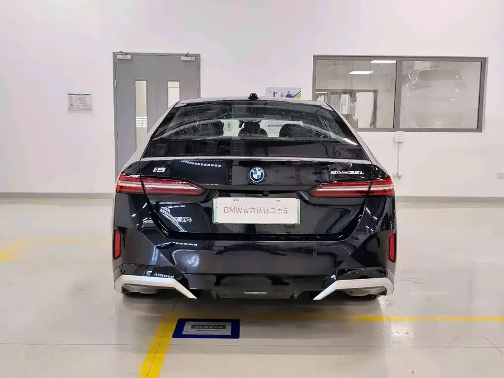 BMW i5 — фото 6