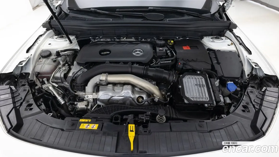 Mercedes-Benz GLB-Class — фото 10