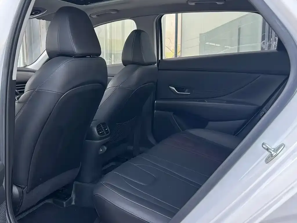 Hyundai Elantra 2022 из CN, фото 6