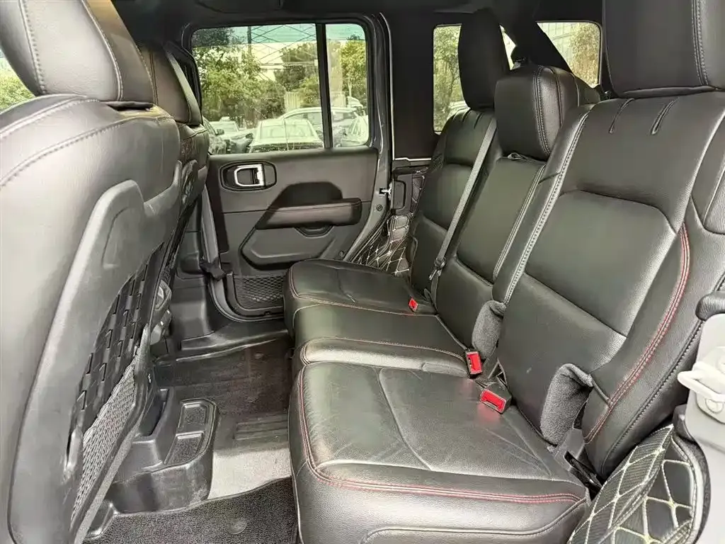 Jeep Wrangler — фото 2
