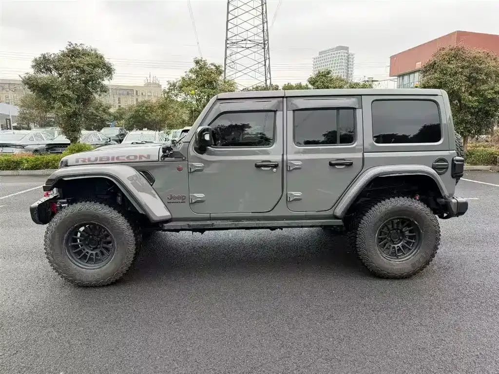 Jeep Wrangler — фото 7