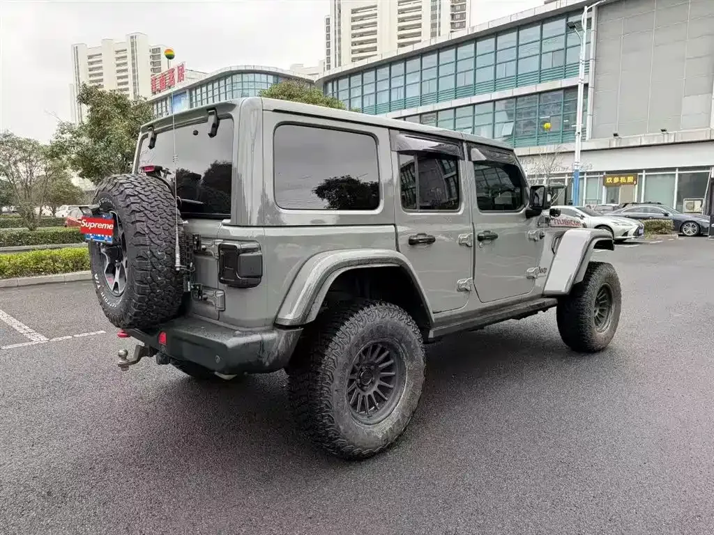Jeep Wrangler — фото 8
