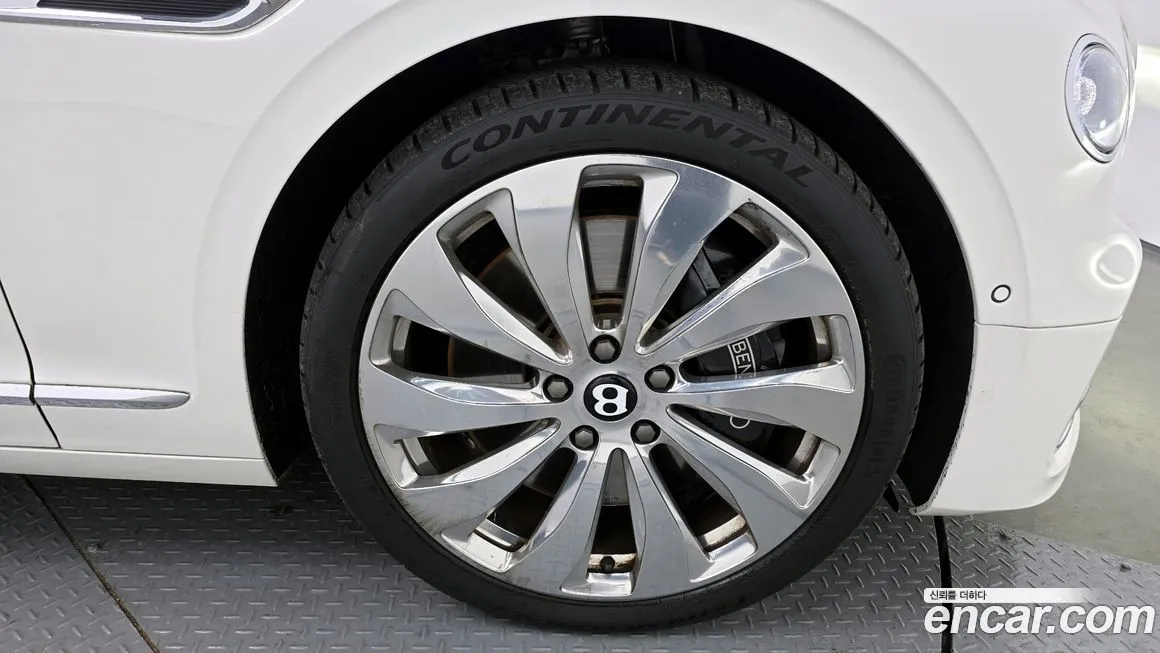 Bentley Flying Spur 2021 из KR, фото 6