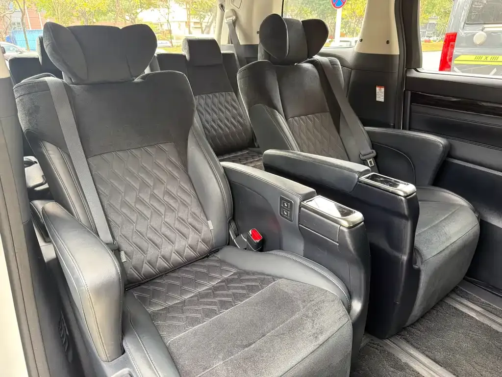 Toyota Alphard 2026 из CN, фото 7
