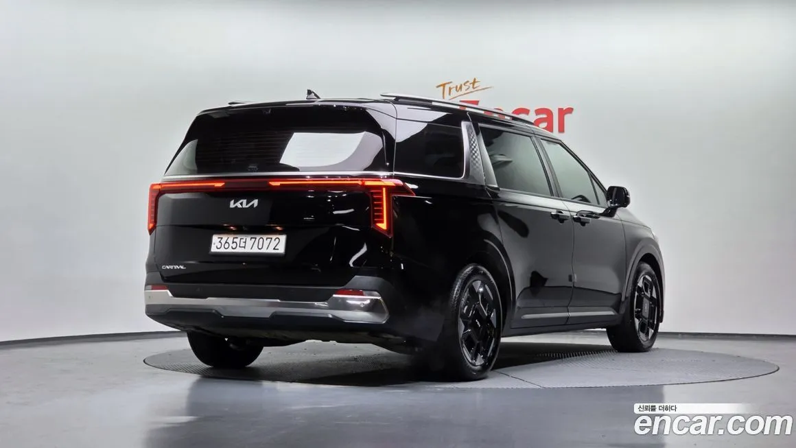 Kia Carnival — фото 10