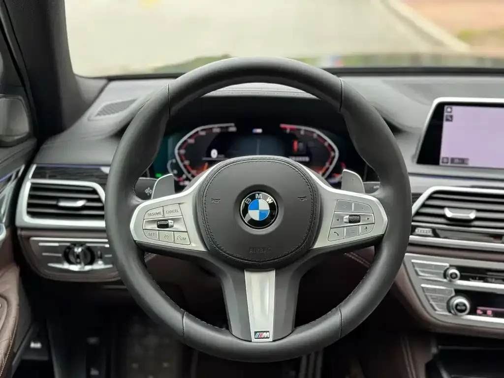BMW 7 Series — фото 2
