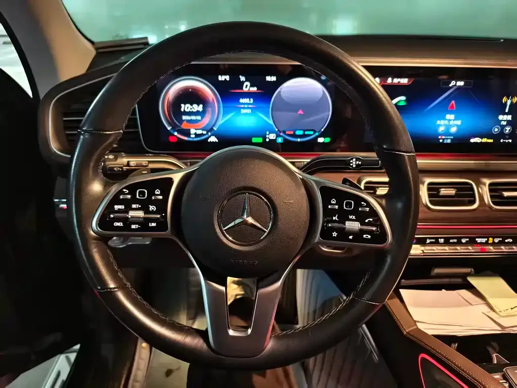 Mercedes-Benz GLS — фото 10