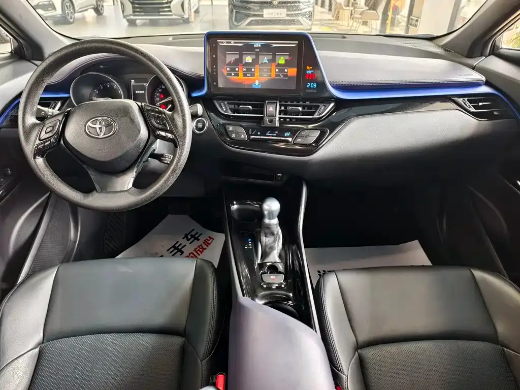 Toyota C-HR — фото 10