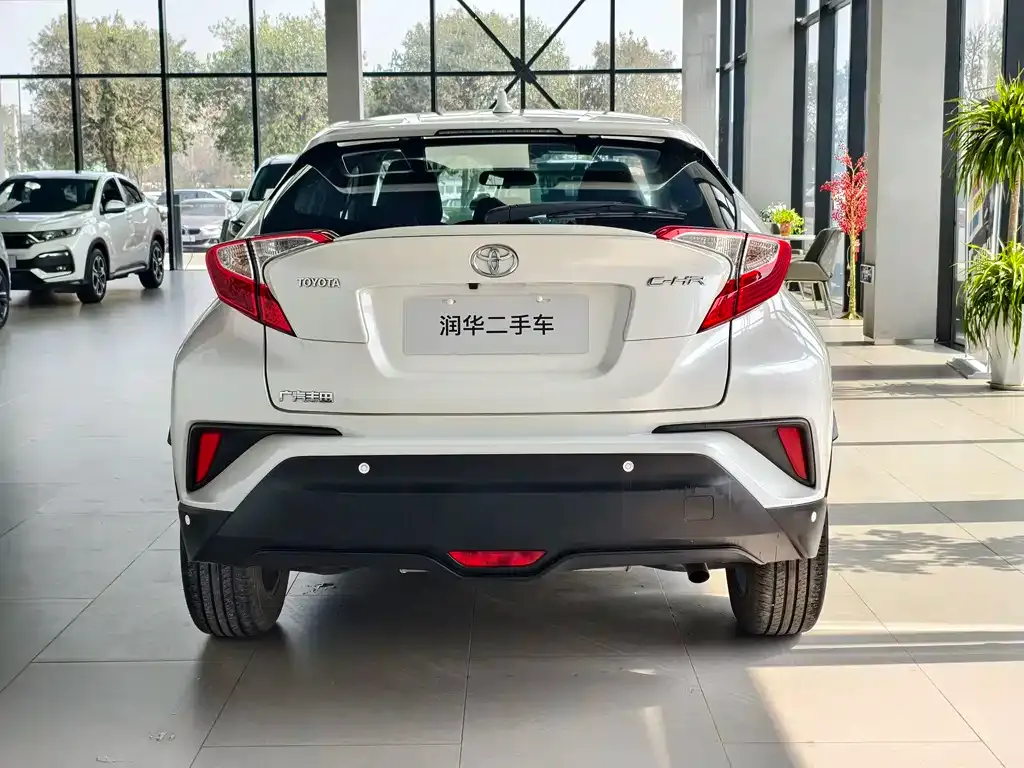 Toyota C-HR — фото 3