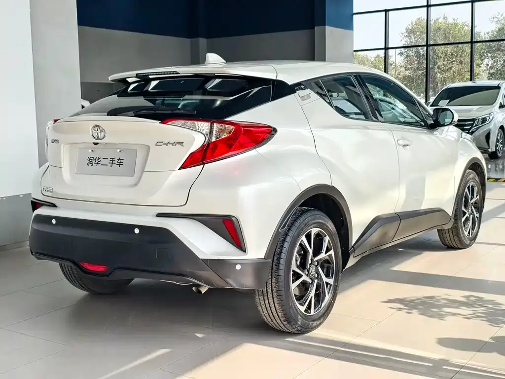 Toyota C-HR — фото 6