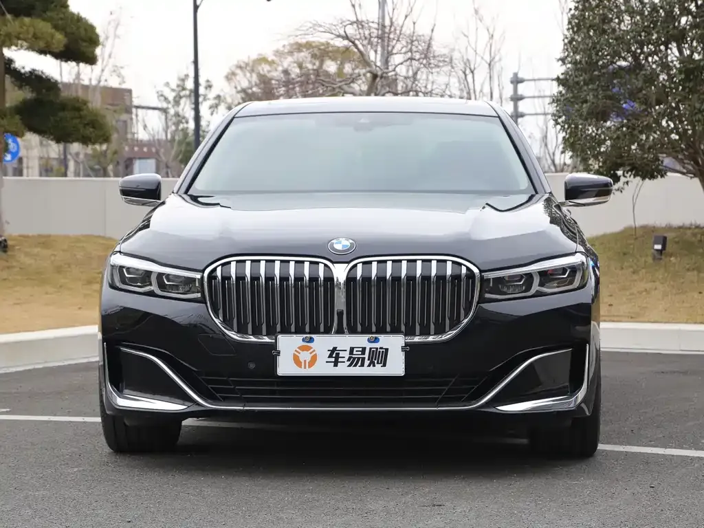 BMW 7 Series — фото 10