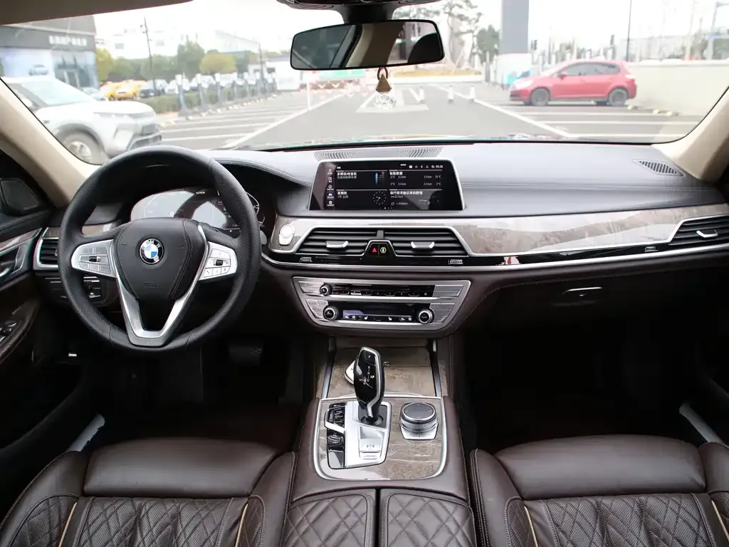 BMW 7 Series — фото 5