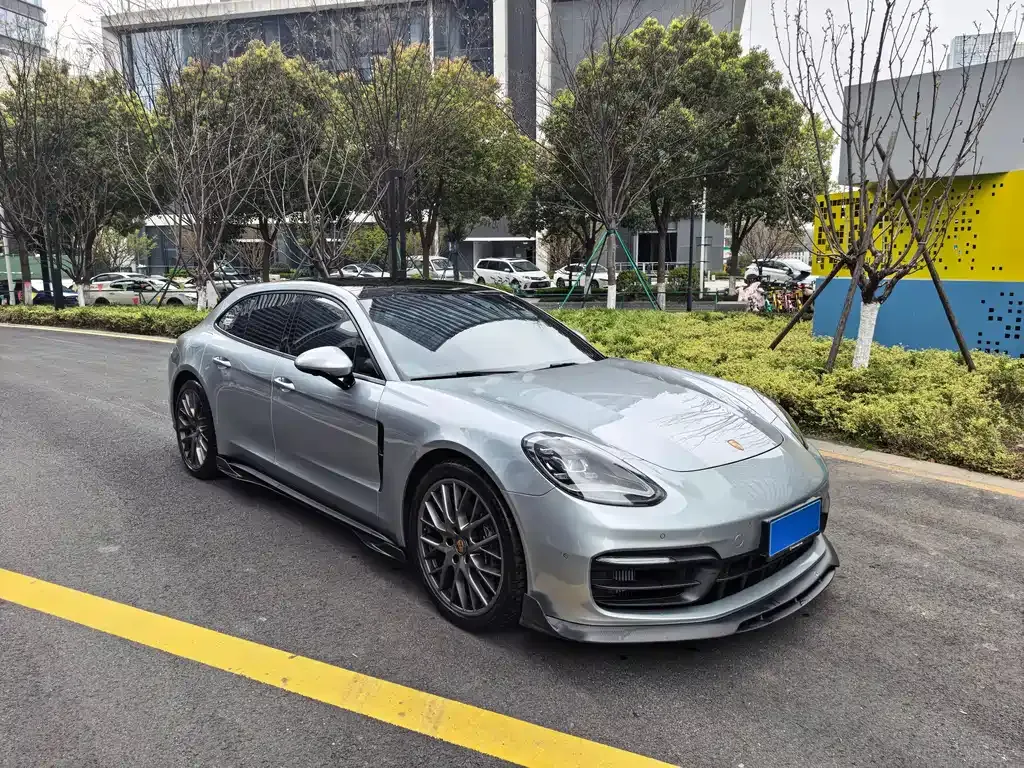 Porsche Panamera — фото 1