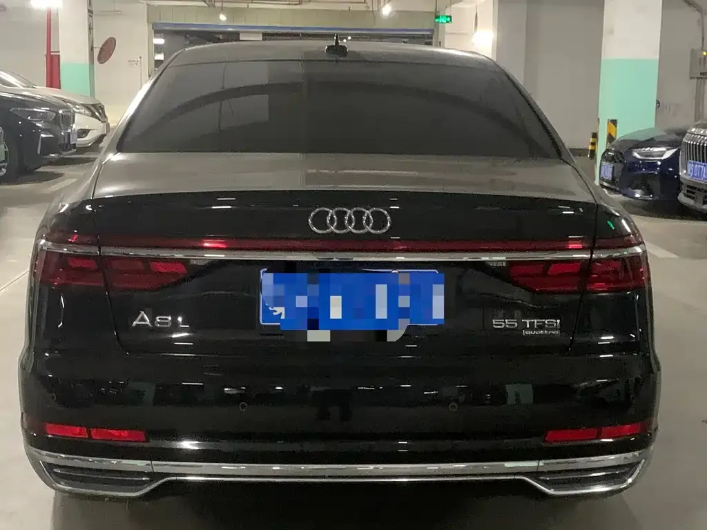 Audi A8 — фото 6