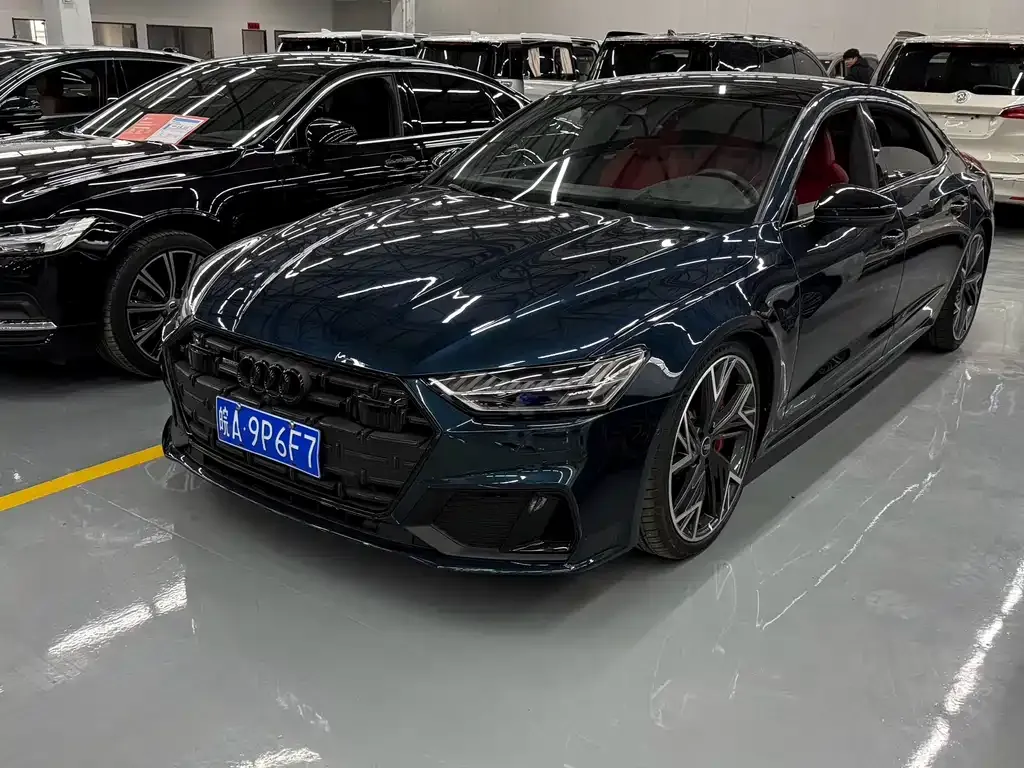 Audi A7L — фото 1