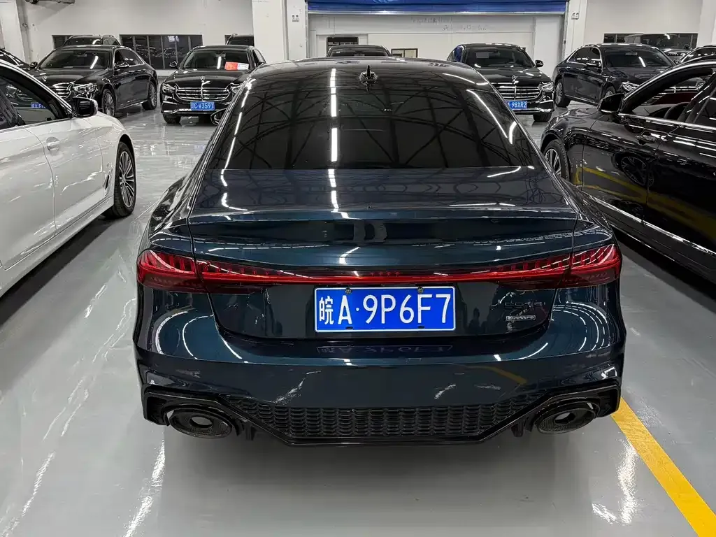 Audi A7L — фото 7