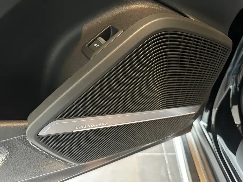Audi Q5L 2023 из CN, фото 3