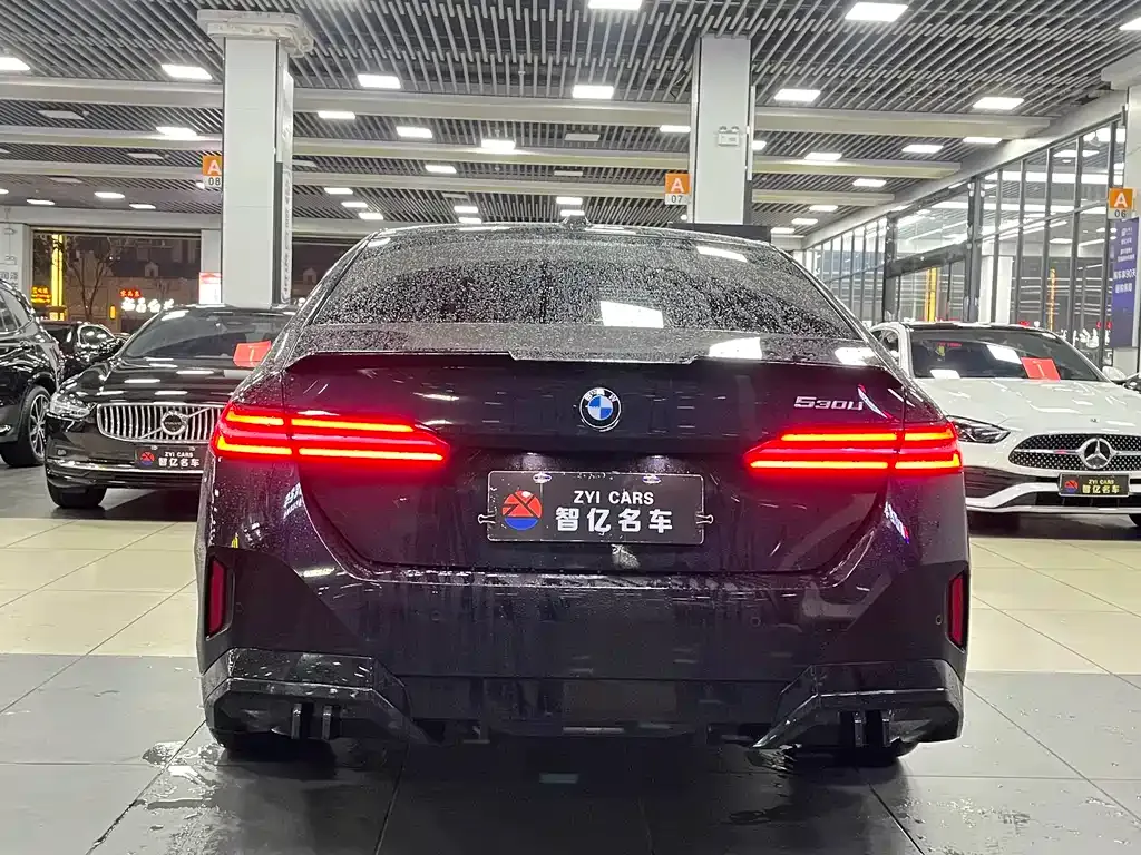 BMW 5 Series — фото 10