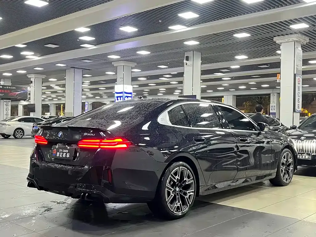 BMW 5 Series — фото 8