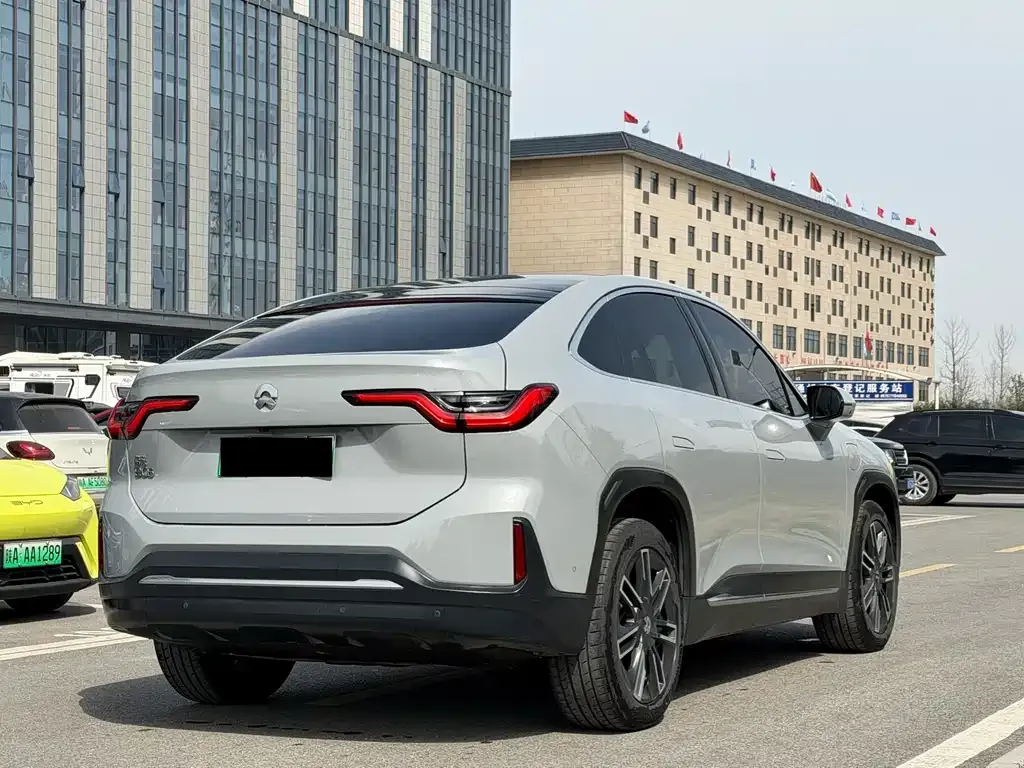 NIO EC6 — фото 10