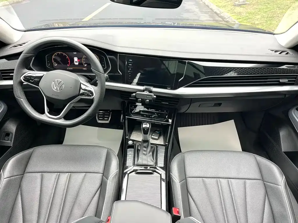 Volkswagen Passat — фото 8