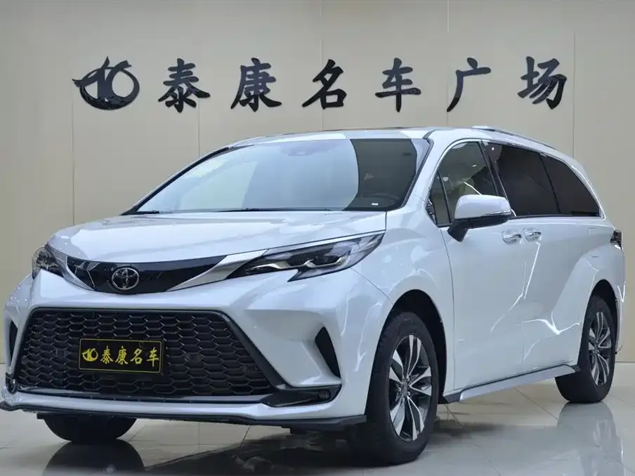 Toyota Granvia — фото 1
